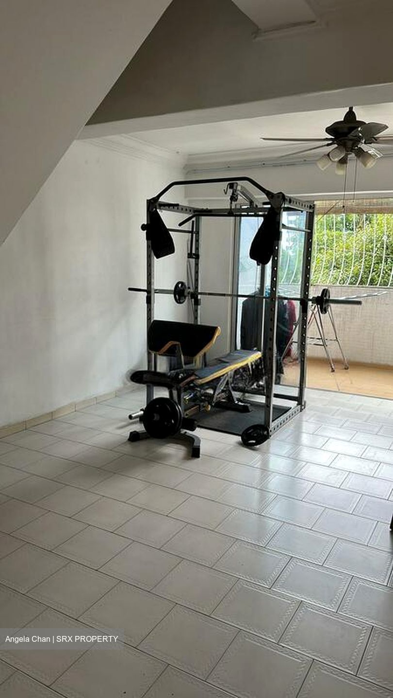 Blk 216 Jurong East Street 21 (Jurong East), HDB Executive #496734491